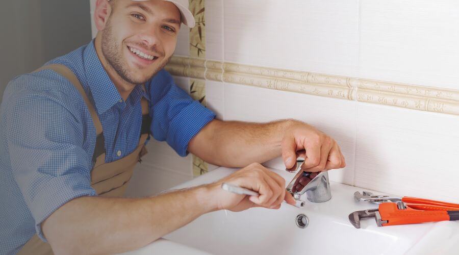 Professional clogged drains services in Rena Lara, MS